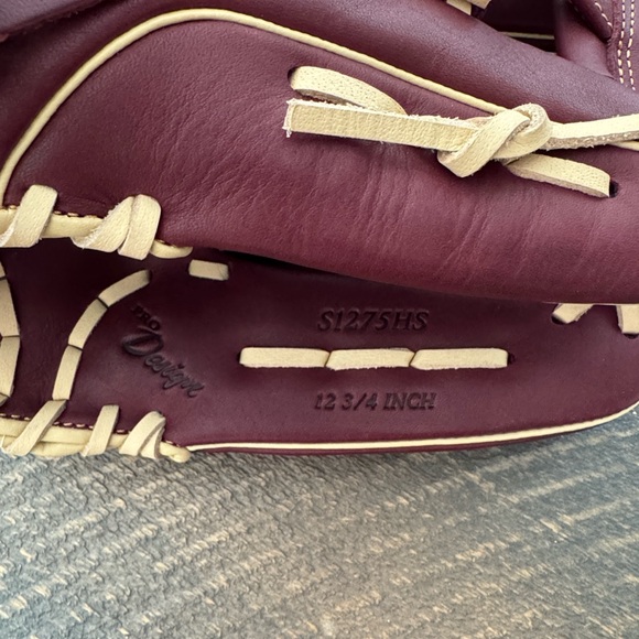 Rawlings Burgundy and Beige Baseball Glove - Picture 2 of 5